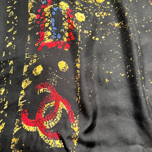 Chanel scarf/wrap. 100% Silk. Made in Italy. Large 50” by 51”. - Picture 5 of 16